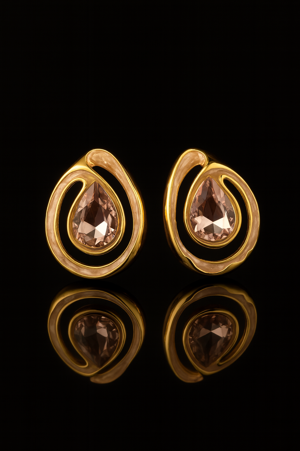 Gold-plated Korean teardrop stud earrings with pink crystal