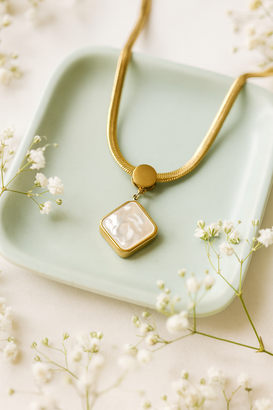 Gold-plated Korean square pendant necklace with pearl center