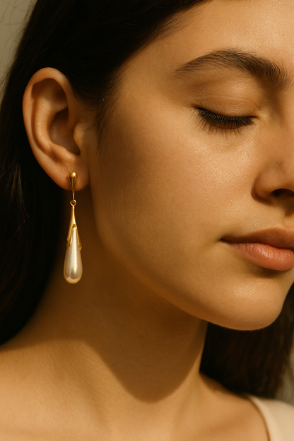 Gold-plated Korean pearl drop earrings with teardrop design