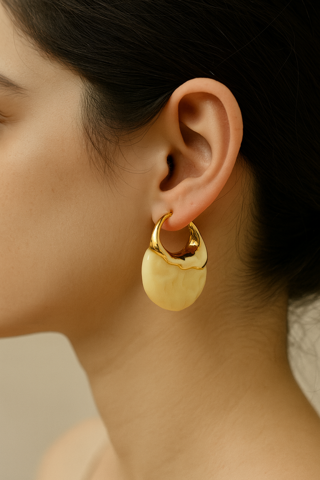 Gold-plated Korean hoop earrings with ivory enamel design
